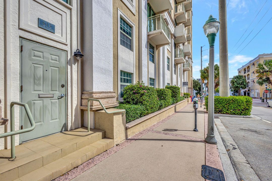 Recently Rented: $4,950 (2 beds, 2 baths, 1523 Square Feet)