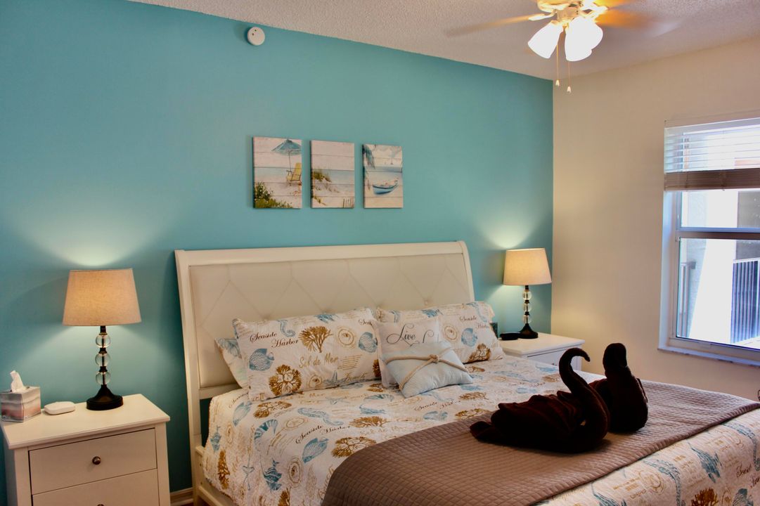 For Rent: $2,900 (2 beds, 1 baths, 933 Square Feet)