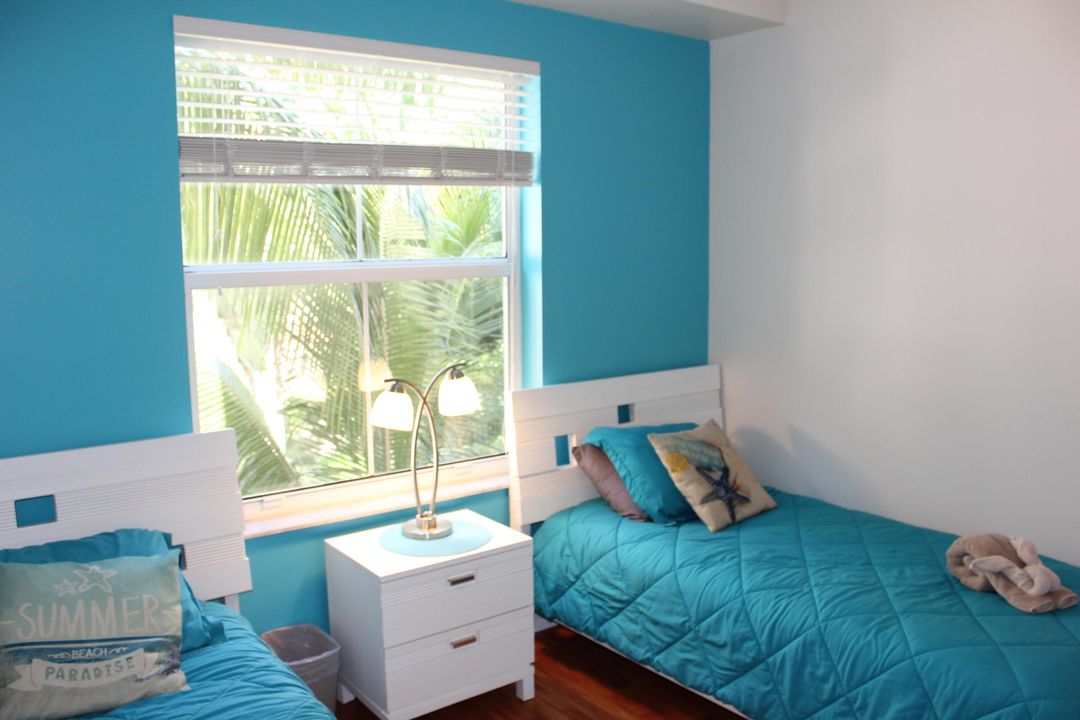 For Rent: $2,900 (2 beds, 1 baths, 933 Square Feet)