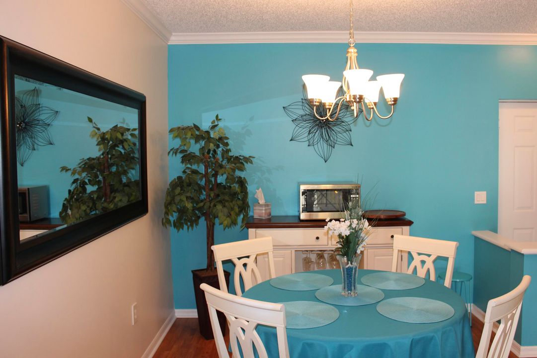 For Rent: $2,900 (2 beds, 1 baths, 933 Square Feet)