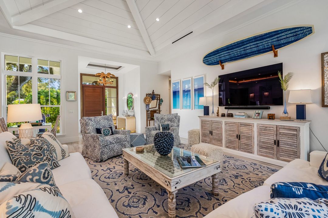 For Sale: $4,950,000 (5 beds, 5 baths, 3833 Square Feet)