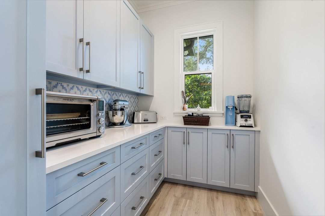 For Sale: $4,950,000 (5 beds, 5 baths, 3833 Square Feet)