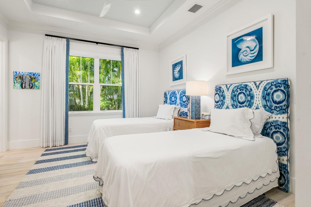 For Sale: $4,950,000 (5 beds, 5 baths, 3833 Square Feet)