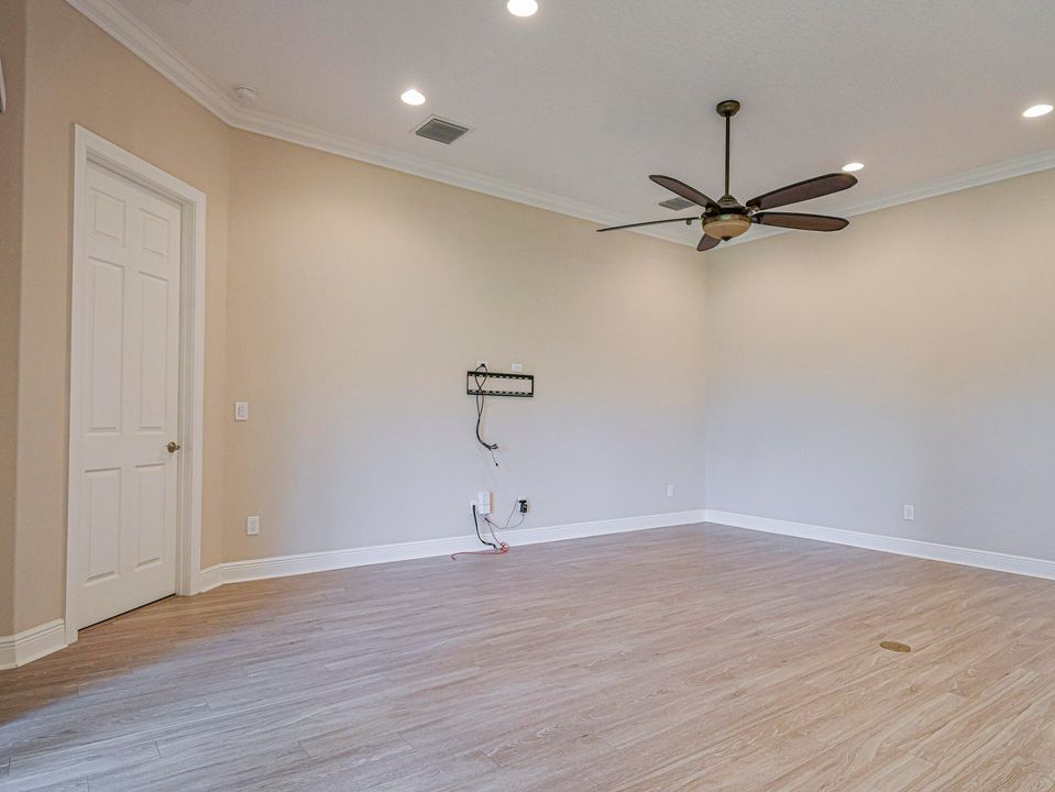 待售: $367,000 (3 贝兹, 2 浴室, 1682 平方英尺)