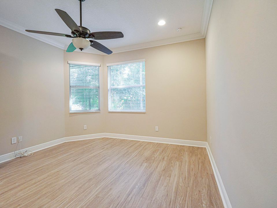 待售: $367,000 (3 贝兹, 2 浴室, 1682 平方英尺)