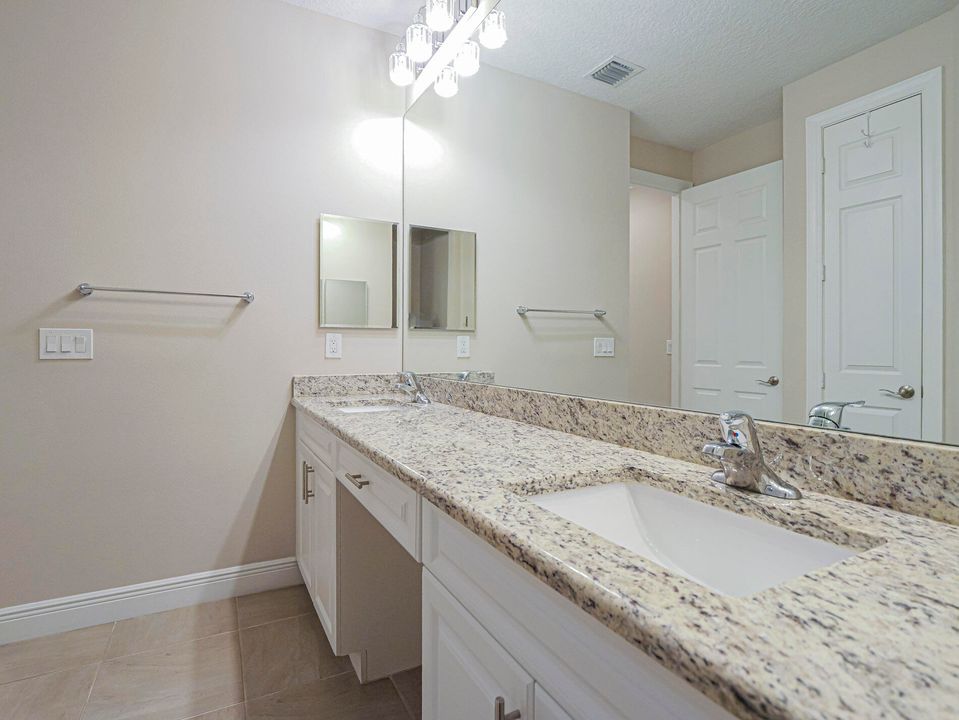 待售: $367,000 (3 贝兹, 2 浴室, 1682 平方英尺)