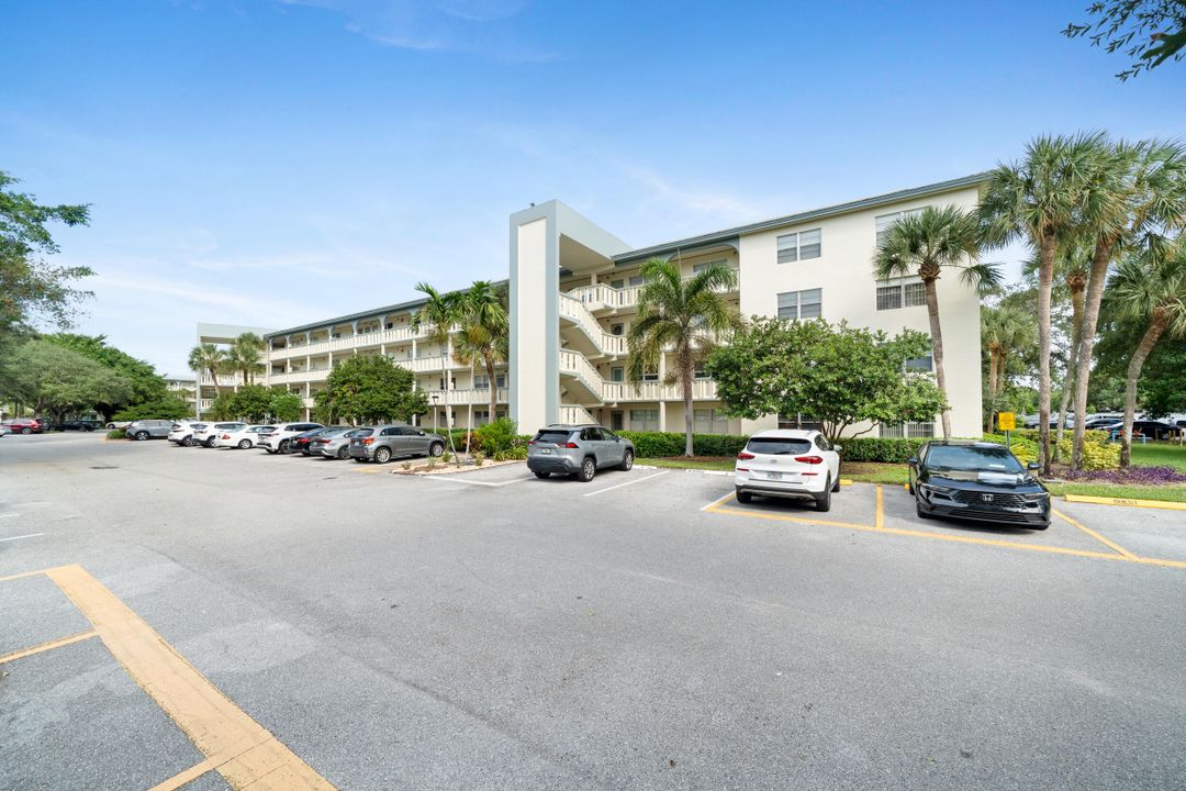 合同活跃: $2,500 (2 贝兹, 2 浴室, 1291 平方英尺)