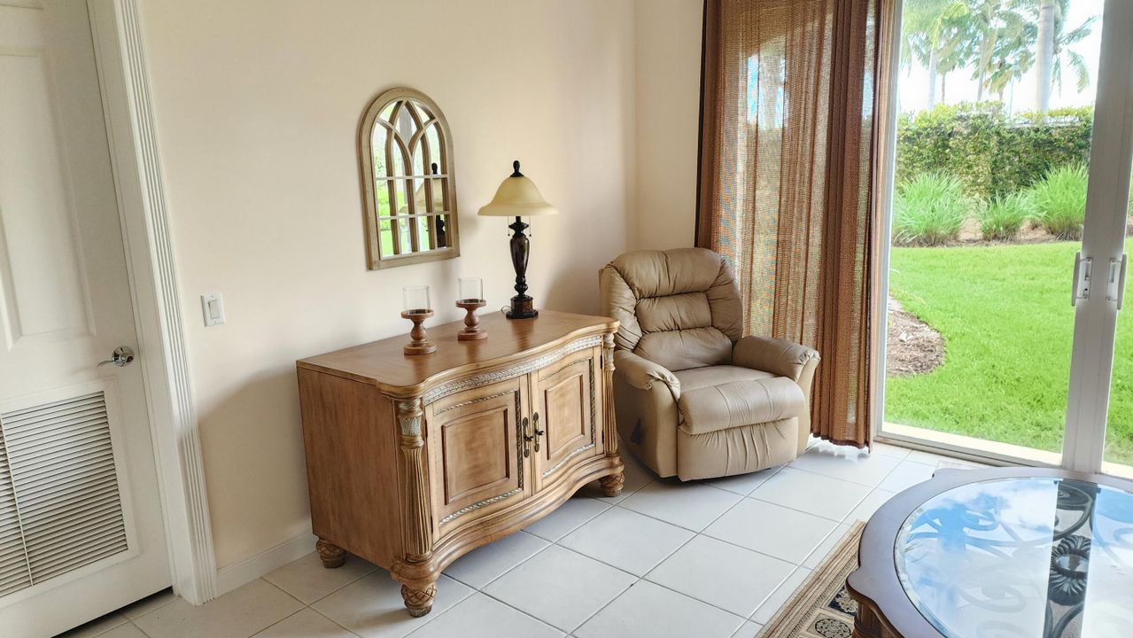 For Rent: $2,150 (2 beds, 2 baths, 1989 Square Feet)