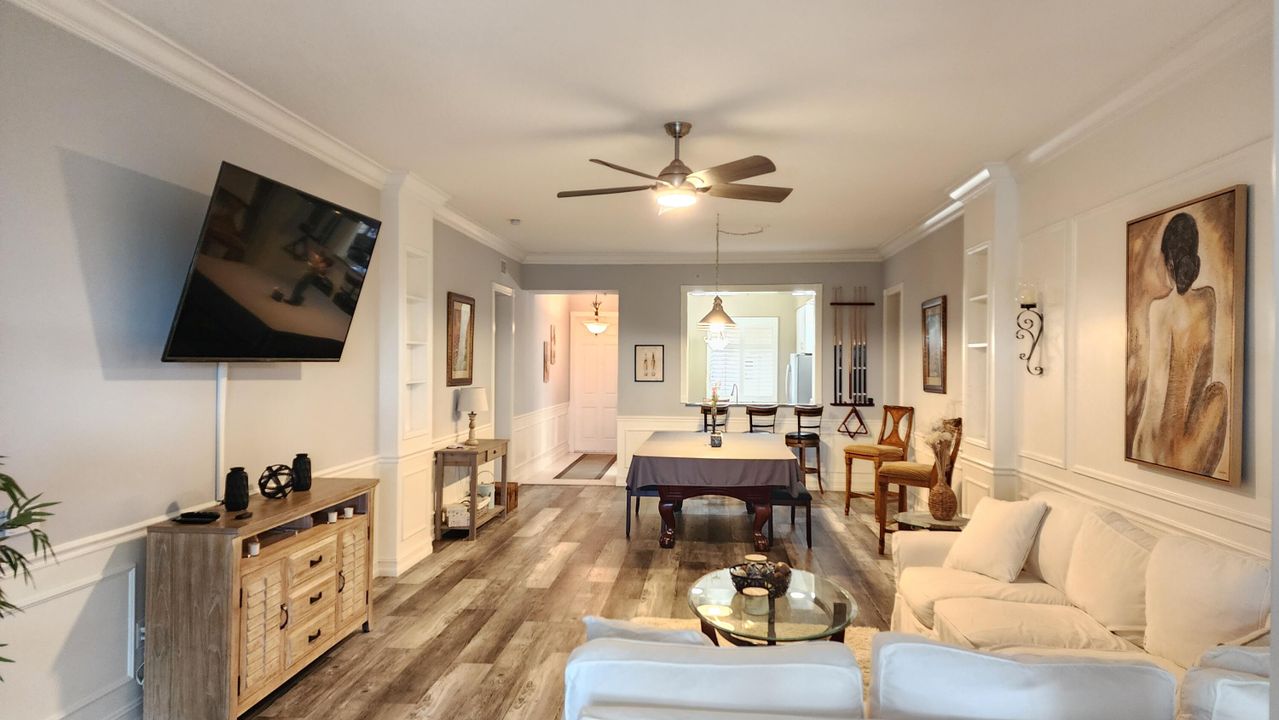 For Rent: $2,150 (2 beds, 2 baths, 1989 Square Feet)