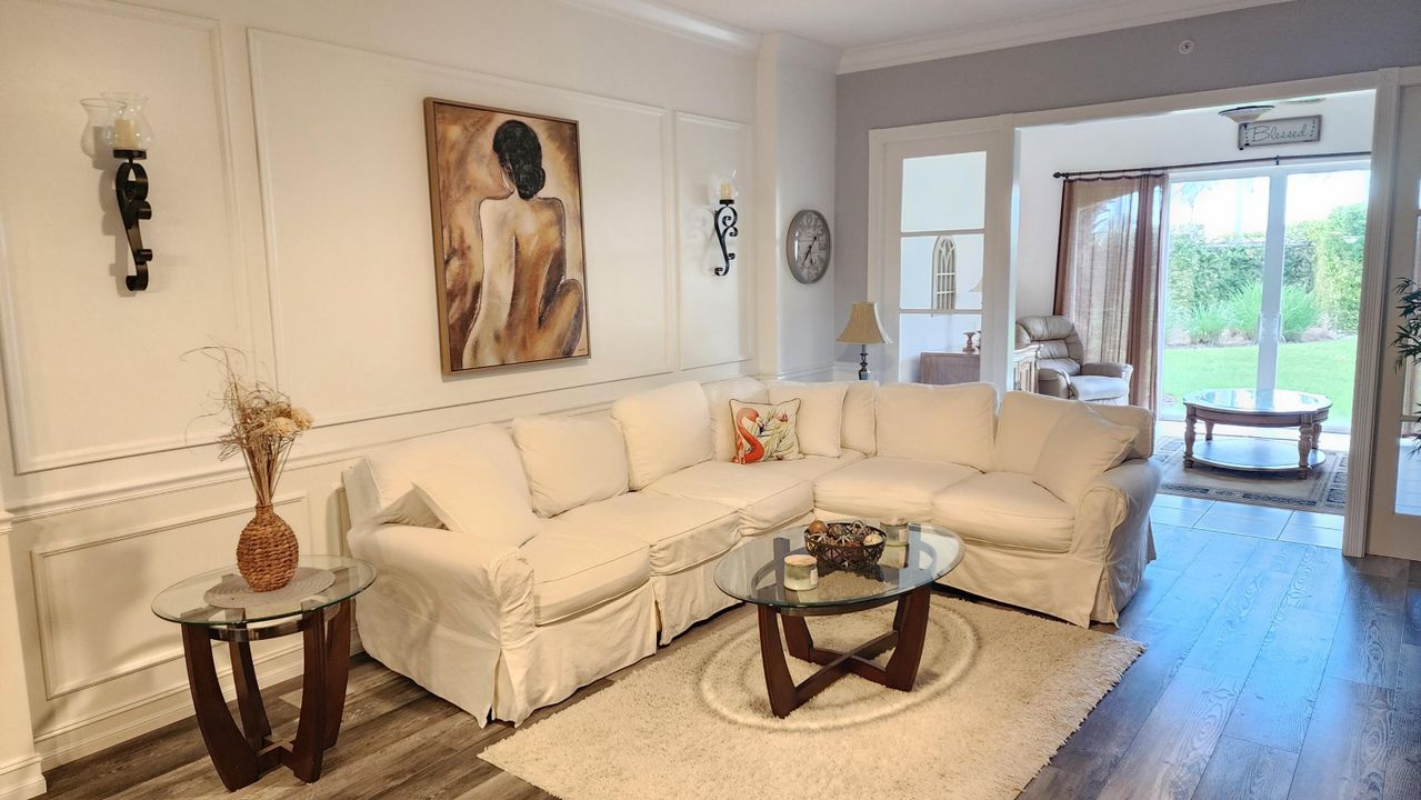 For Rent: $2,150 (2 beds, 2 baths, 1989 Square Feet)