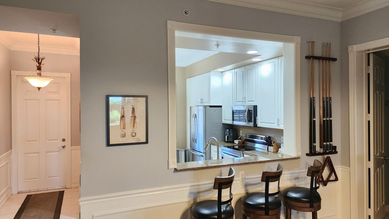 For Rent: $2,150 (2 beds, 2 baths, 1989 Square Feet)