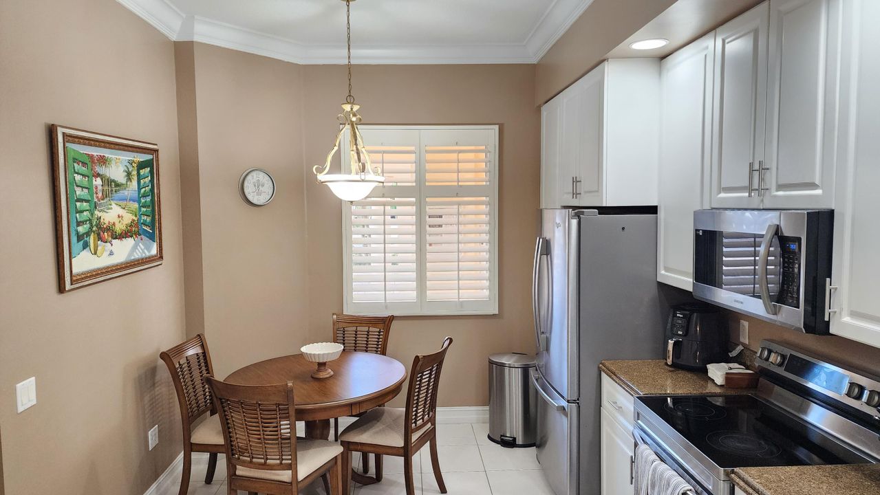 For Rent: $2,150 (2 beds, 2 baths, 1989 Square Feet)