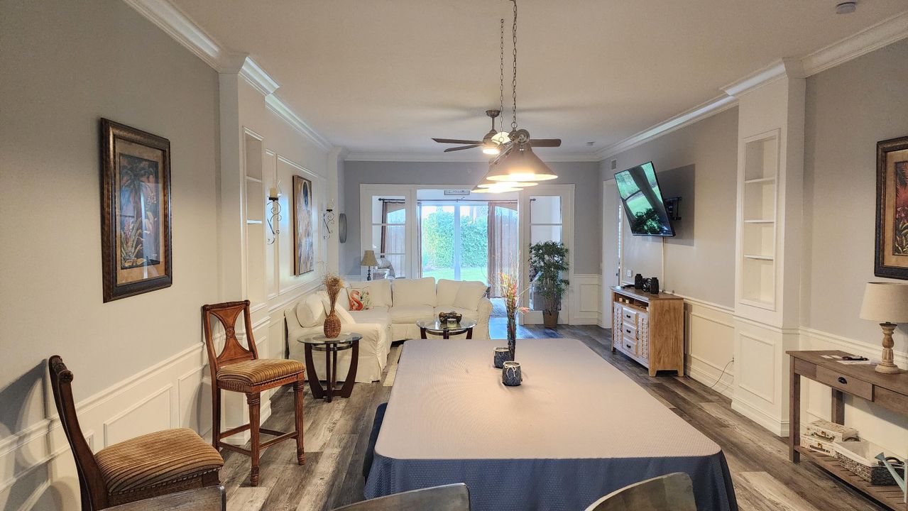 For Rent: $2,150 (2 beds, 2 baths, 1989 Square Feet)