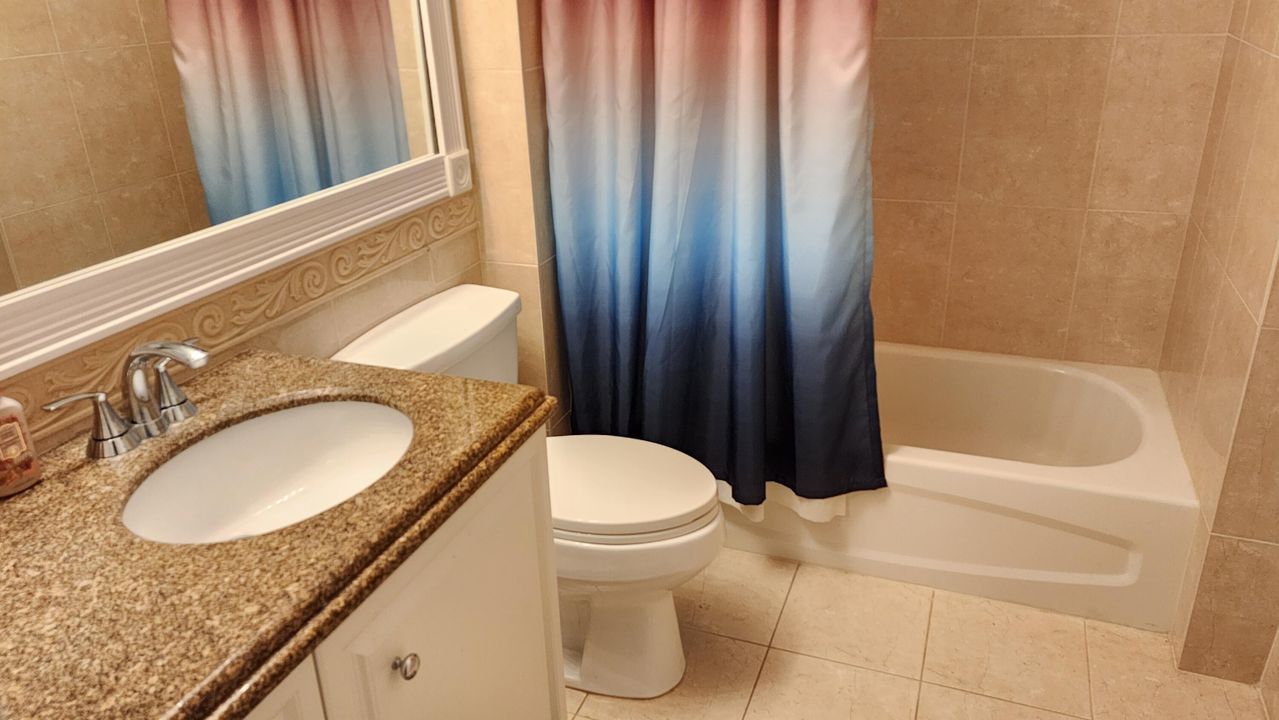 For Rent: $2,150 (2 beds, 2 baths, 1989 Square Feet)