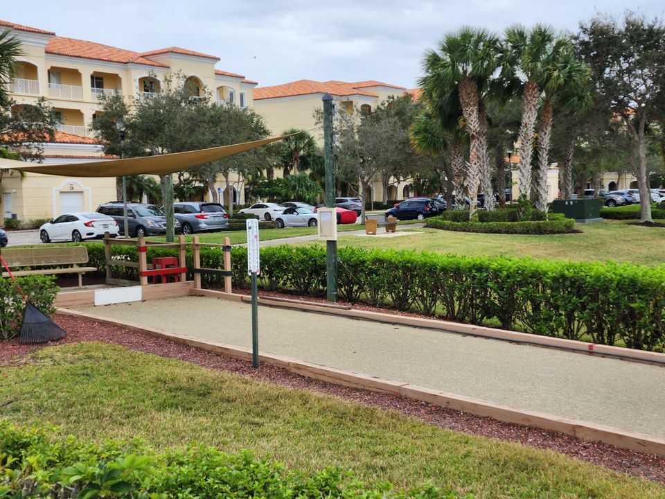 For Rent: $2,150 (2 beds, 2 baths, 1989 Square Feet)