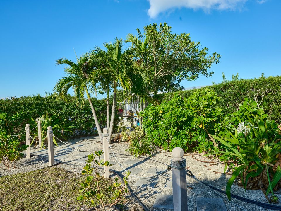 На продажу: $110,000 (2 спален, 2 ванн, 1150 Квадратных фут)