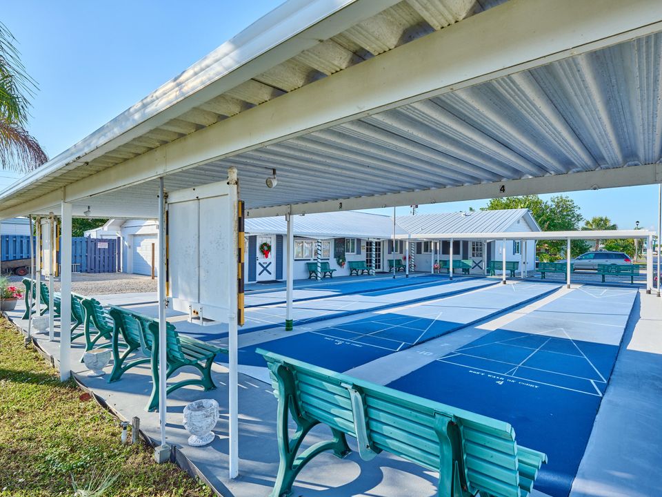 На продажу: $110,000 (2 спален, 2 ванн, 1150 Квадратных фут)