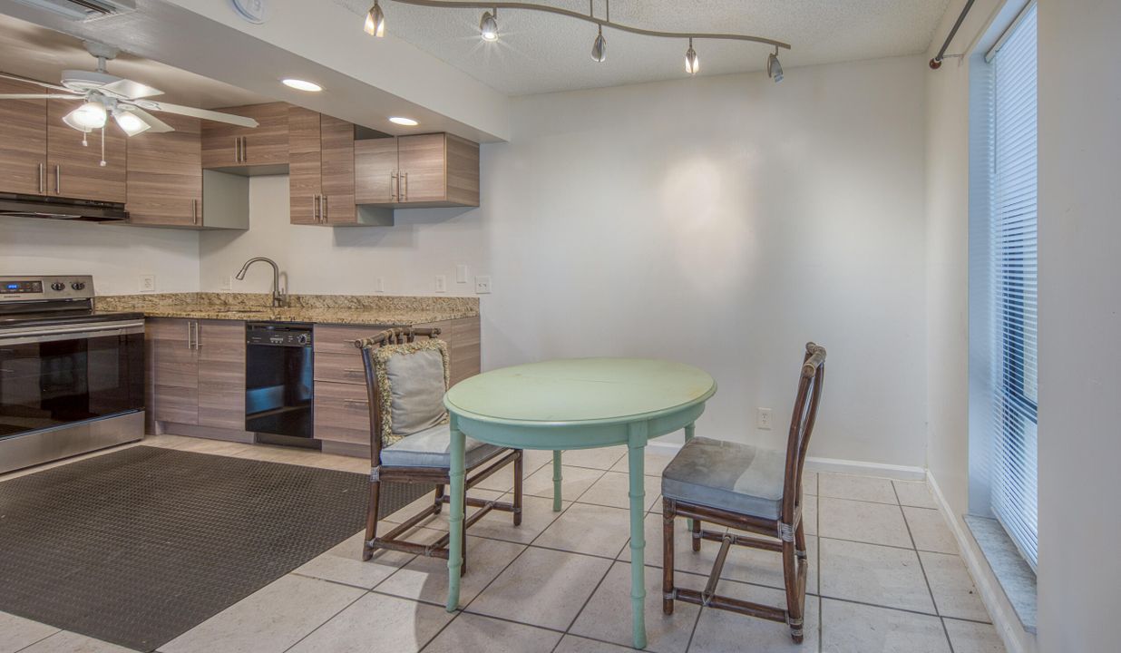 В аренду: $1,995 (2 спален, 1 ванн, 897 Квадратных фут)