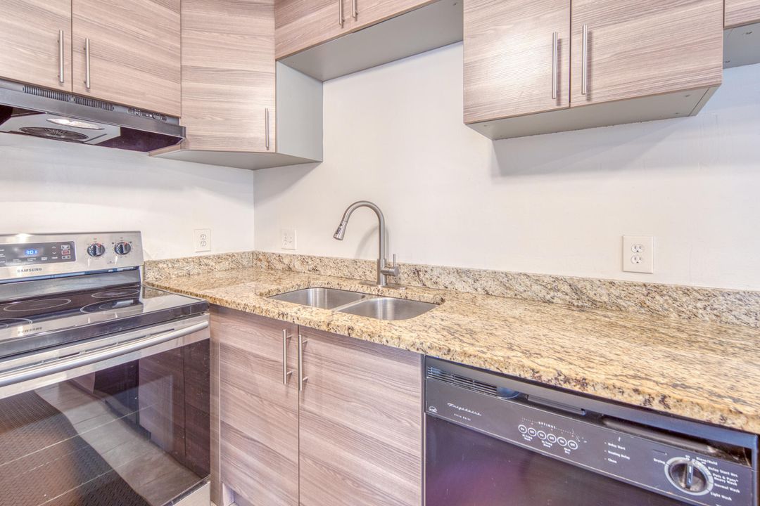 В аренду: $1,995 (2 спален, 1 ванн, 897 Квадратных фут)