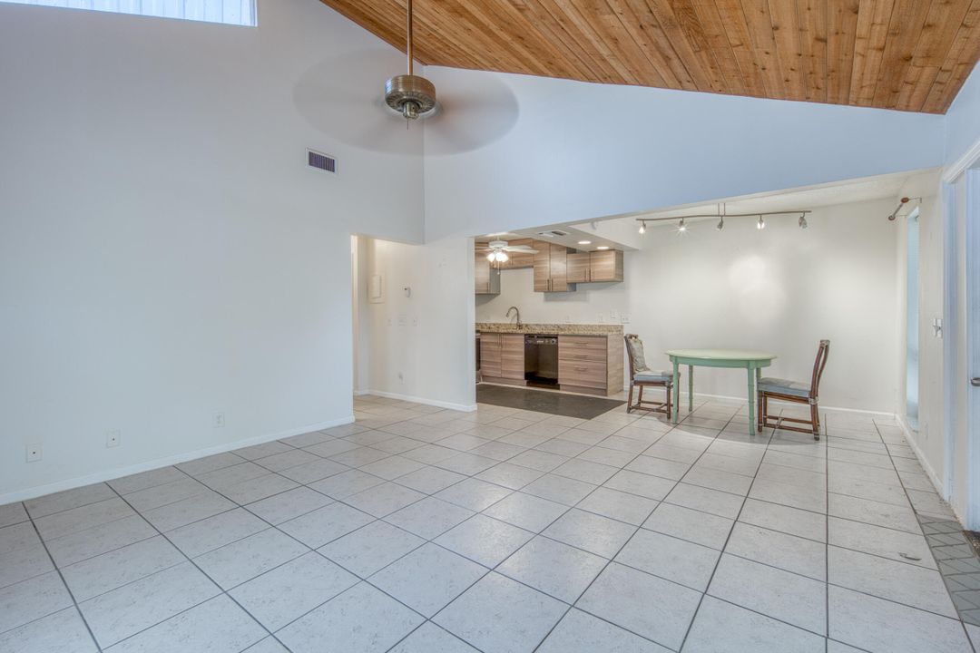 В аренду: $1,995 (2 спален, 1 ванн, 897 Квадратных фут)