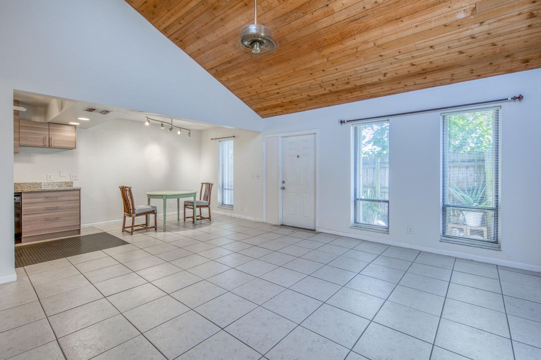 В аренду: $1,995 (2 спален, 1 ванн, 897 Квадратных фут)