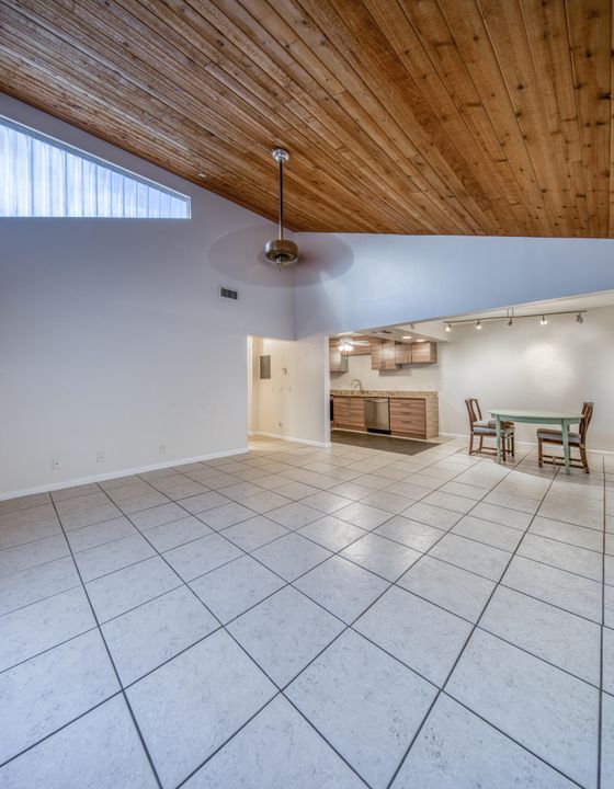 В аренду: $1,995 (2 спален, 1 ванн, 897 Квадратных фут)