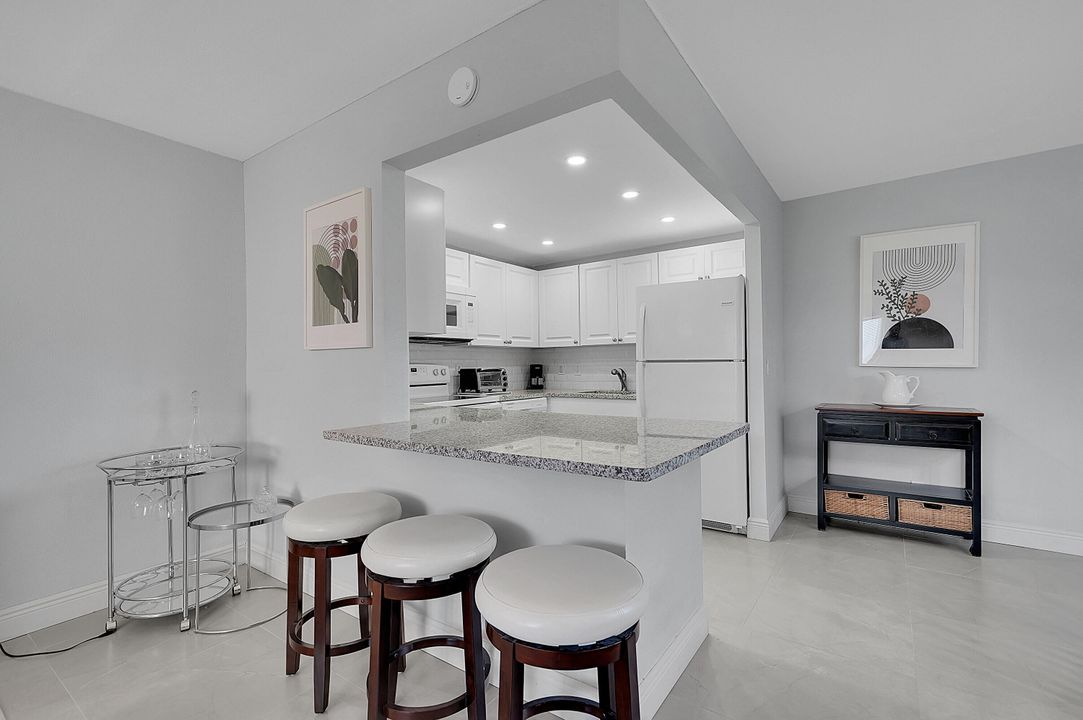 Activo con contrato: $99,900 (1 camas, 1 baños, 720 Pies cuadrados)