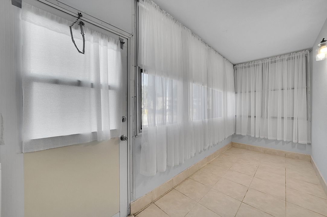 Activo con contrato: $99,900 (1 camas, 1 baños, 720 Pies cuadrados)