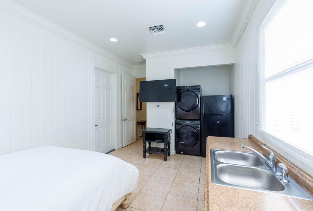 В аренду: $1,750 (2 спален, 1 ванн, 3208 Квадратных фут)