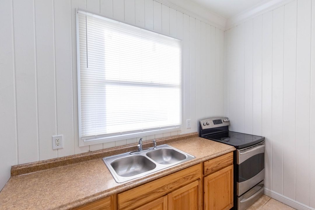 В аренду: $1,750 (2 спален, 1 ванн, 3208 Квадратных фут)