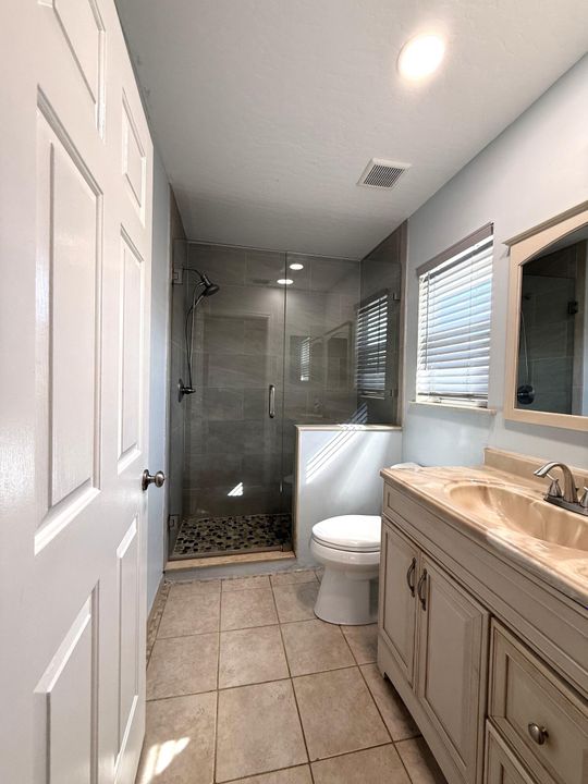 Active With Contract: $355,000 (3 beds, 2 baths, 1390 Square Feet)