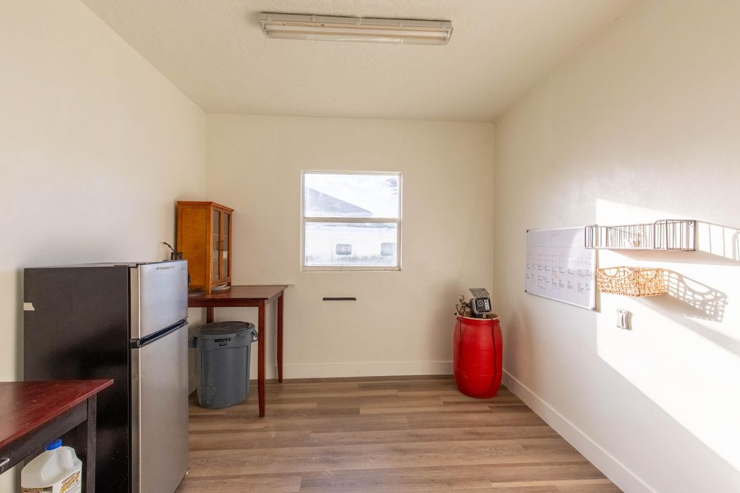 В аренду: $1,750 (2 спален, 1 ванн, 3208 Квадратных фут)