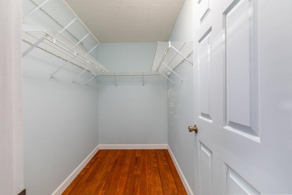 Active With Contract: $355,000 (3 beds, 2 baths, 1390 Square Feet)