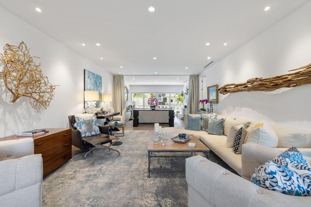 待售: $2,300,000 (2 贝兹, 2 浴室, 1397 平方英尺)