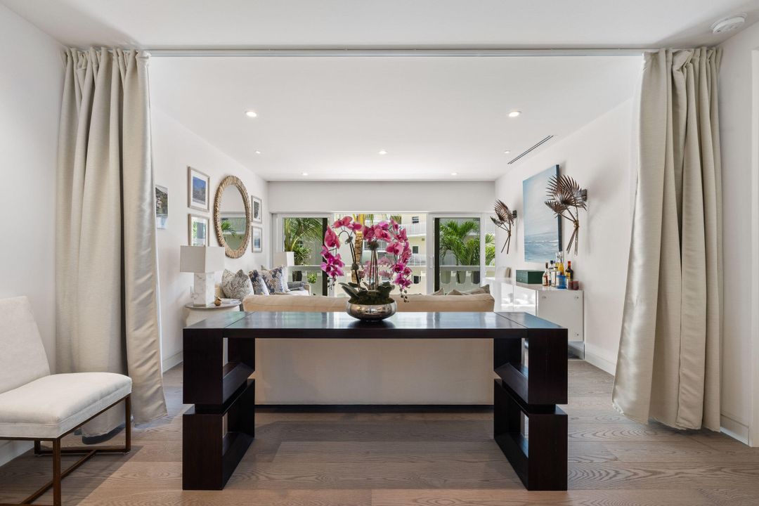 待售: $2,300,000 (2 贝兹, 2 浴室, 1397 平方英尺)