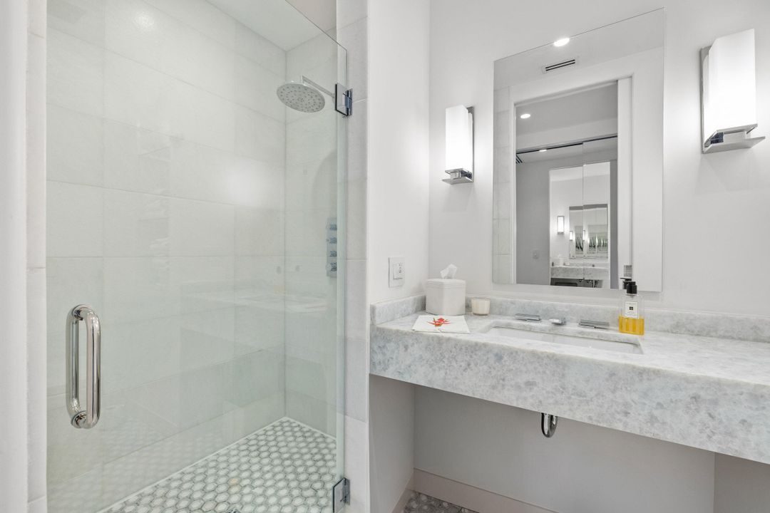 待售: $2,300,000 (2 贝兹, 2 浴室, 1397 平方英尺)