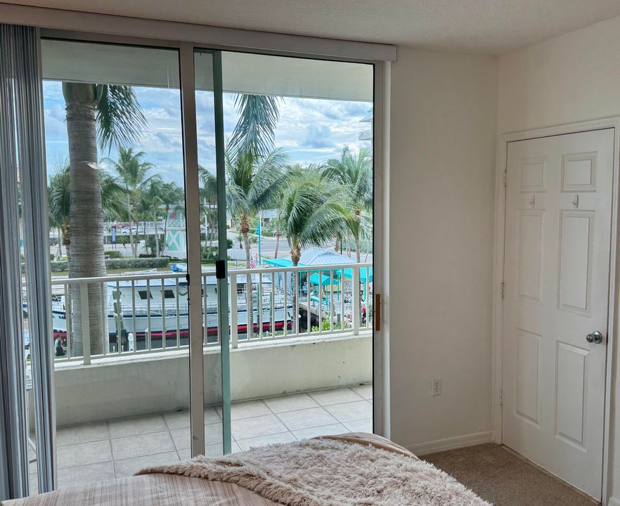 For Rent: $5,750 (2 beds, 2 baths, 1130 Square Feet)