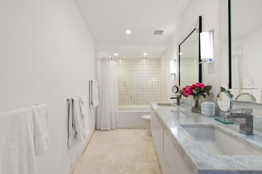 待售: $2,300,000 (2 贝兹, 2 浴室, 1397 平方英尺)