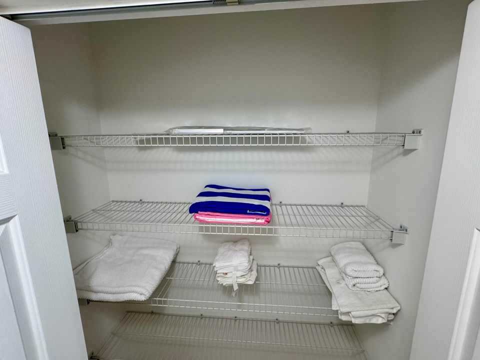 For Rent: $5,750 (2 beds, 2 baths, 1130 Square Feet)