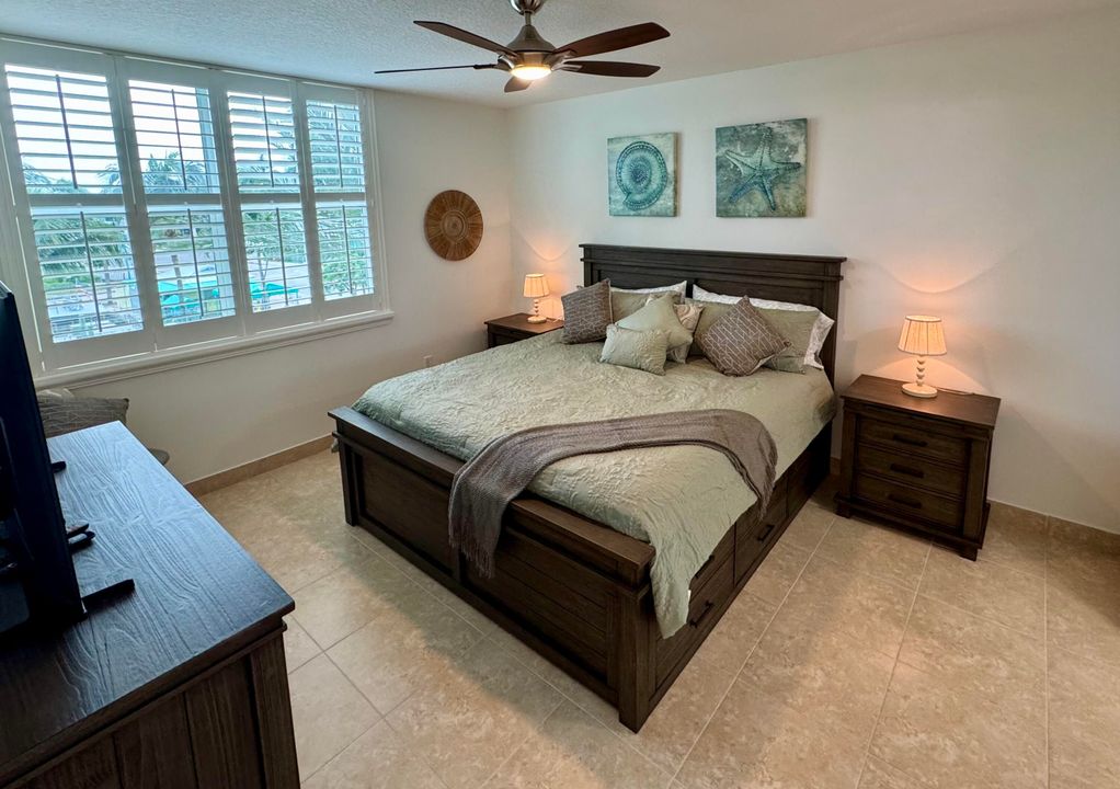 For Rent: $5,750 (2 beds, 2 baths, 1130 Square Feet)