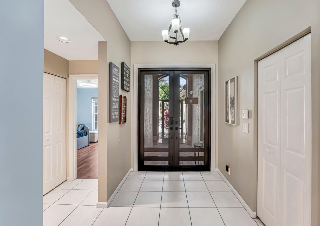 En Venta: $385,500 (2 camas, 2 baños, 1669 Pies cuadrados)