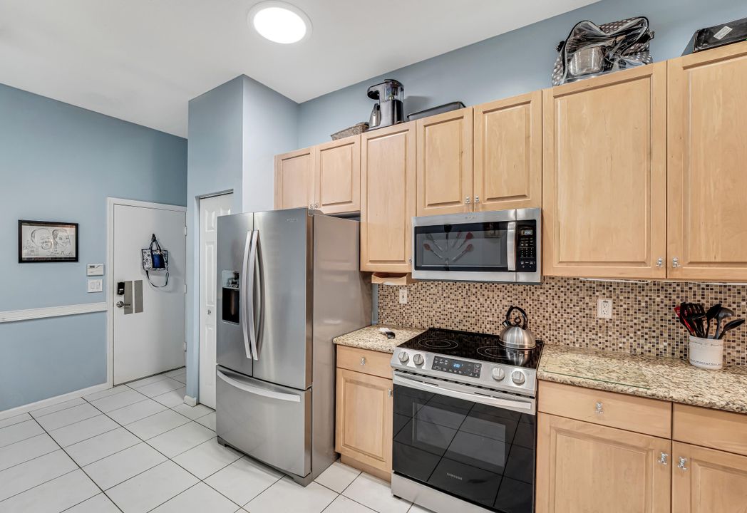 En Venta: $385,500 (2 camas, 2 baños, 1669 Pies cuadrados)