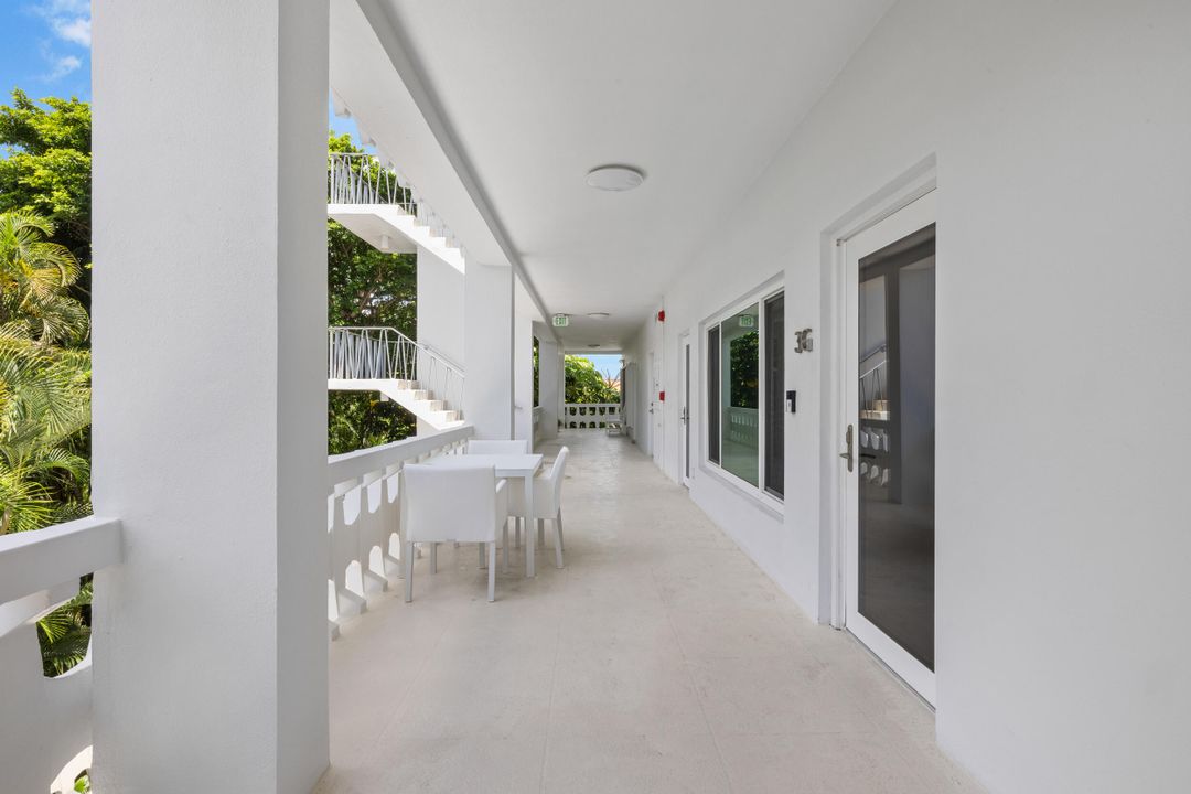 待售: $2,300,000 (2 贝兹, 2 浴室, 1395 平方英尺)