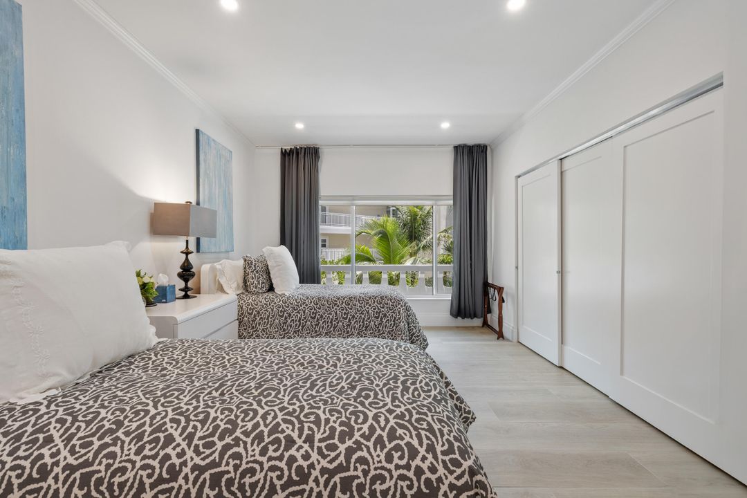 待售: $2,300,000 (2 贝兹, 2 浴室, 1395 平方英尺)