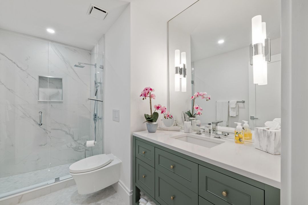 待售: $2,300,000 (2 贝兹, 2 浴室, 1395 平方英尺)