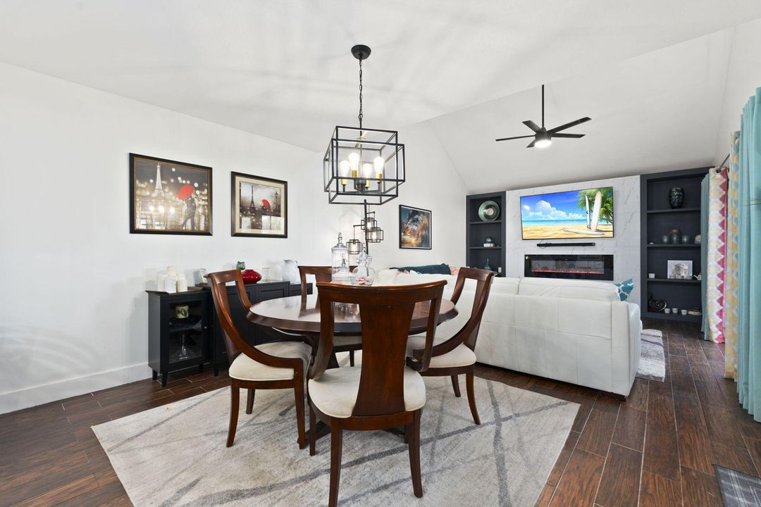 For Sale: $329,900 (3 beds, 2 baths, 1764 Square Feet)