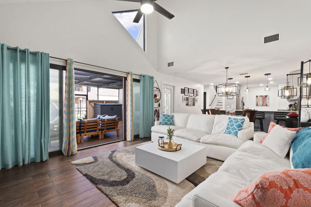 For Sale: $329,900 (3 beds, 2 baths, 1764 Square Feet)