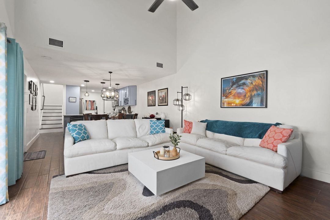 For Sale: $329,900 (3 beds, 2 baths, 1764 Square Feet)