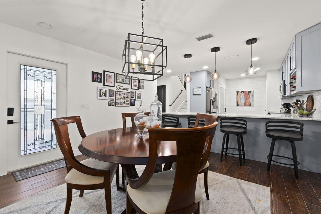 For Sale: $329,900 (3 beds, 2 baths, 1764 Square Feet)