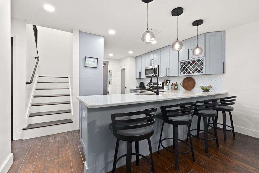 For Sale: $329,900 (3 beds, 2 baths, 1764 Square Feet)